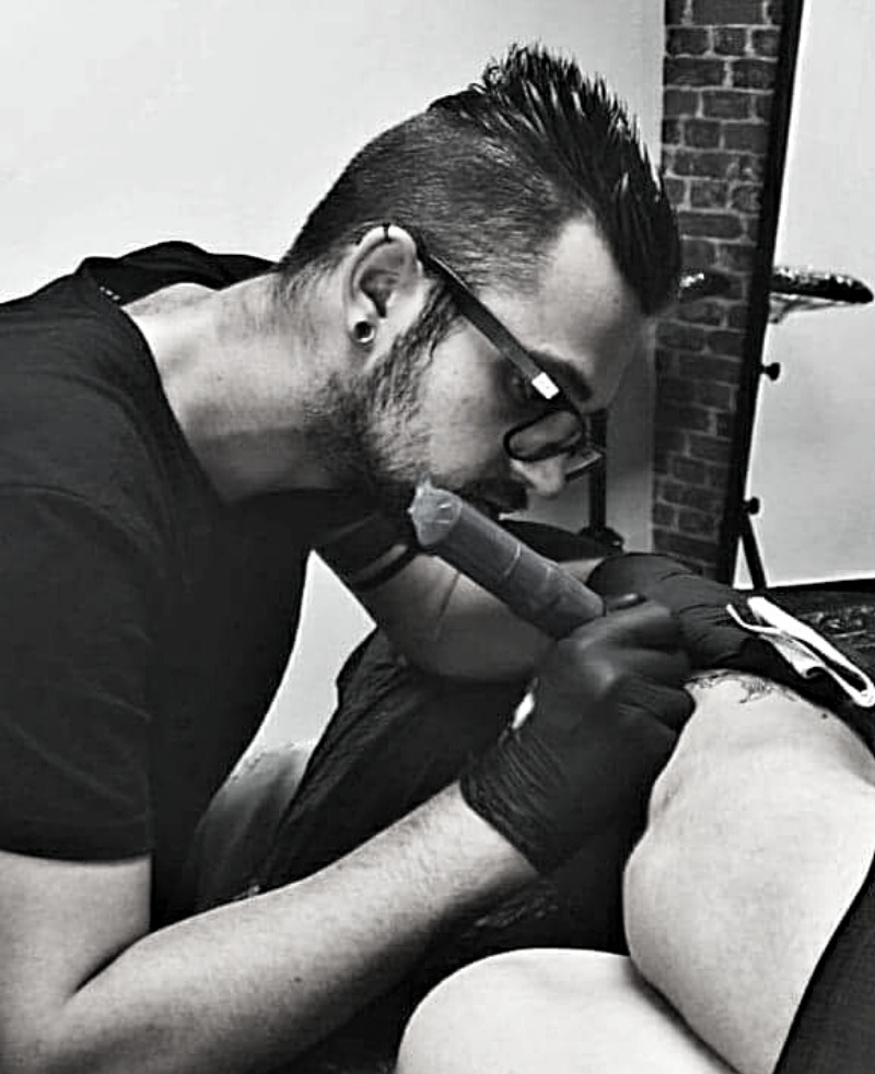 O'Bryan Storm - Tatoueur & Perceur à L'Encre de la Chimère